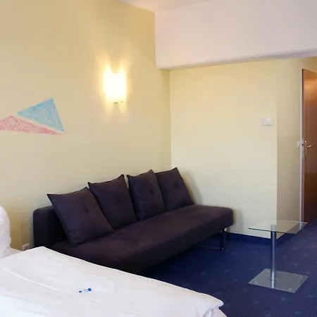 酒店 Novapark Flugzeughotel 格拉茨