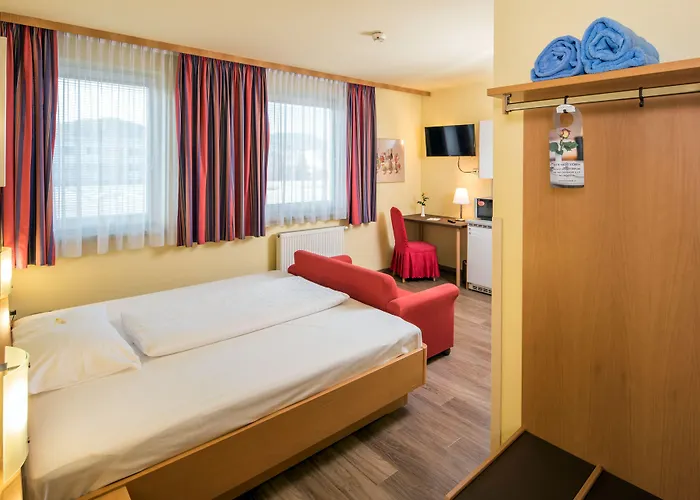 Novapark Flugzeughotel 格拉茨