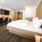 Novapark Flugzeughotel Отель