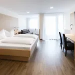 Novapark Flugzeughotel Отель
