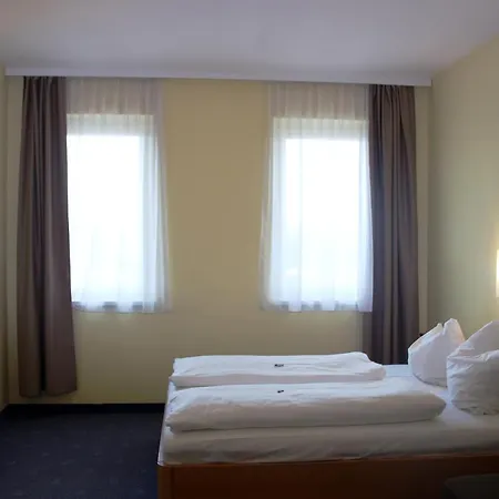 Novapark Flugzeughotel 3* グラーツ