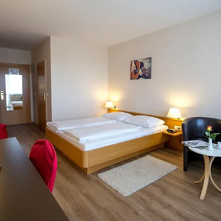 Novapark Flugzeughotel 3*