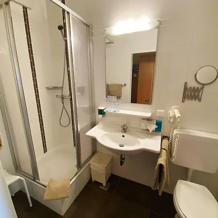 Novapark Flugzeughotel 3* Graz