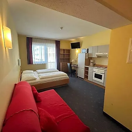 Novapark Flugzeughotel 3* Graz