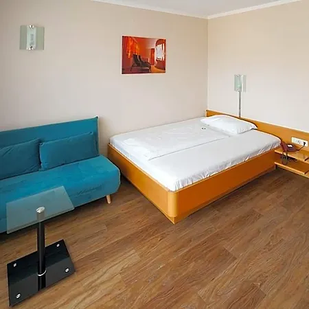 Novapark Flugzeughotel 3* Graz