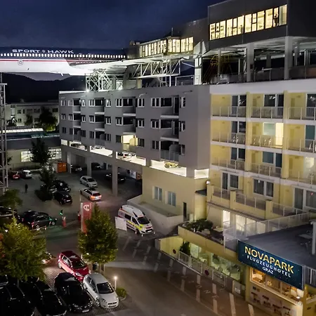 Novapark Flugzeughotel 호텔 그라츠