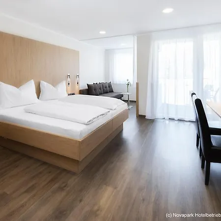 Novapark Flugzeughotel ホテル 3*