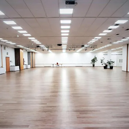 Novapark Flugzeughotel Otel 3*