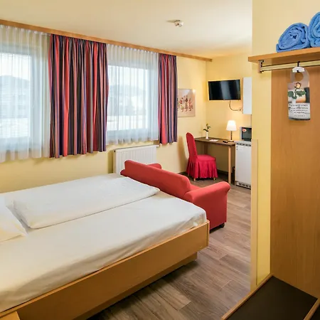 Hotell Novapark Flugzeughotel Graz