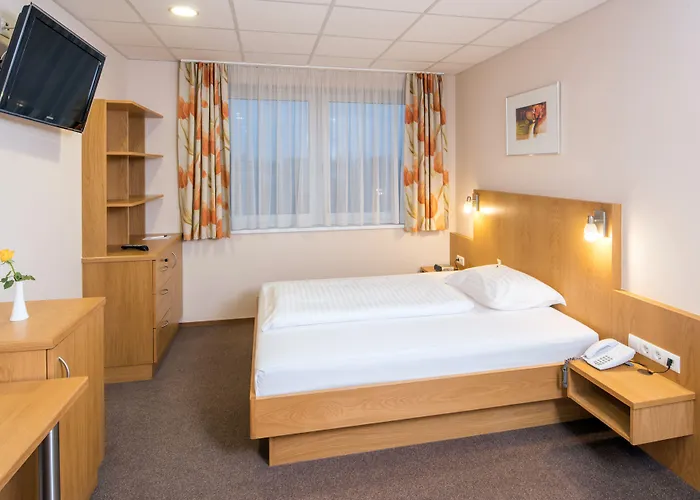 Szálloda Novapark Flugzeughotel 3*