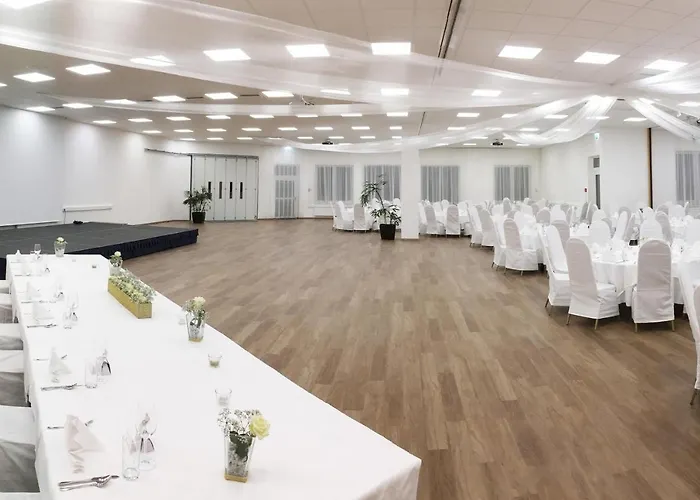 Novapark Flugzeughotel Szálloda 3*