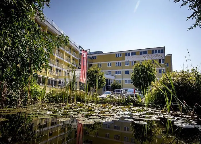 Novapark Flugzeughotel 3*